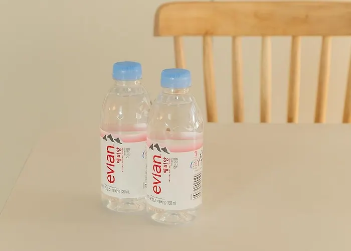 홍대입구역 5분, 홍대 중심가, 최대7인, 짐보관, 호텔식 침구,세탁건조기, 홍대 *